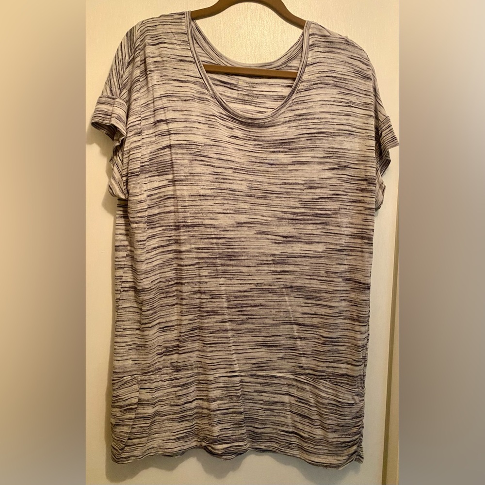 Tek Gear Women's Short Sleeve Top - White and Navy Pattern